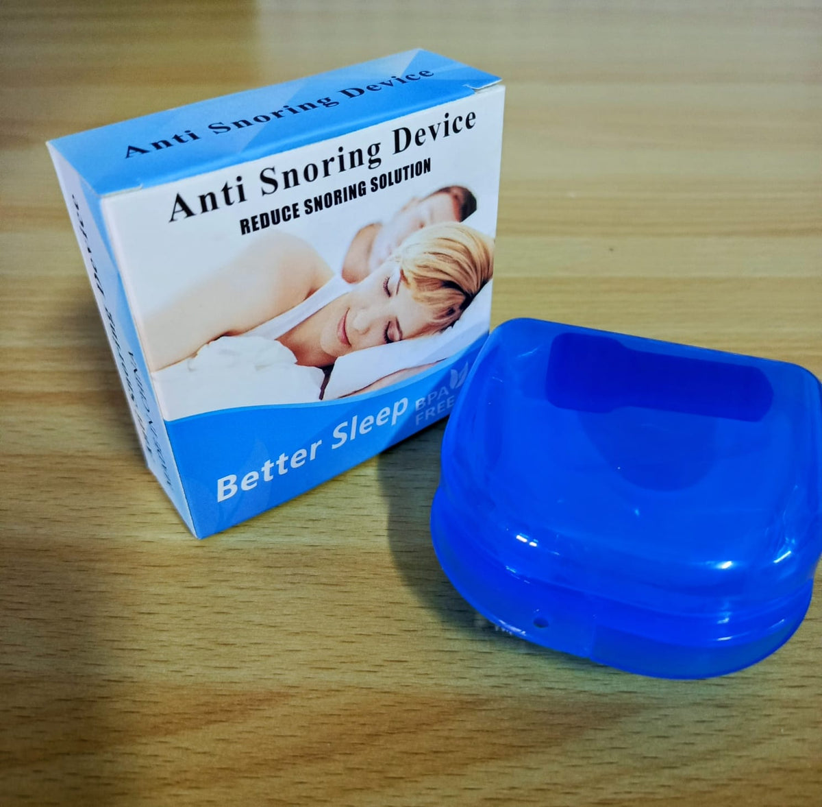 Anti Snoring Device con estuche azul para guardar la boquilla