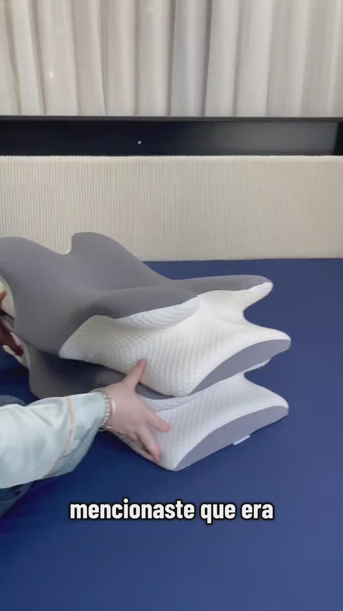 Demostración de la almohada cervical ortopédica en uso